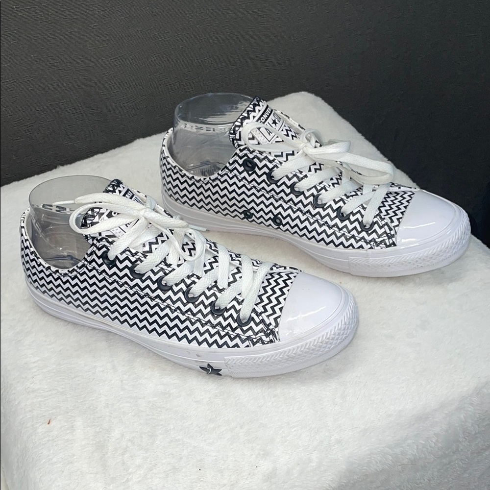 Black and White‎ Converse All Star Athletic Shoes with Striped Design